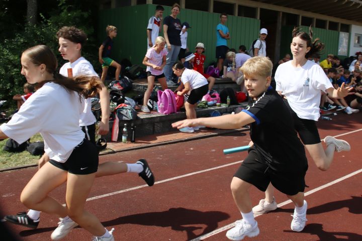 Fair Play und Teamgeist beim Sportfest der Klassen 5 bis 8