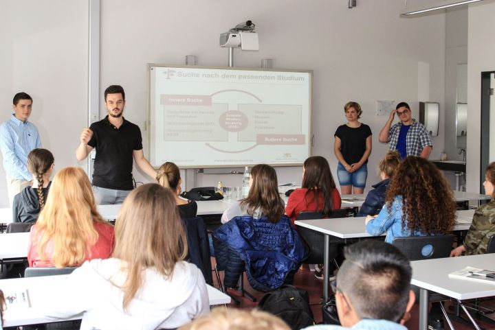 Nächste Station Hochschule? Studienbotschafter verraten, worauf es ankommt 