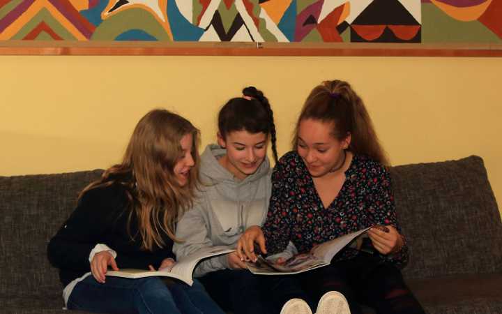 Schülerinnen im Tagesinternat Schülerinnen im Tagesinternat